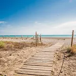 Agradable Villa Junto Al Mar Con Piscina