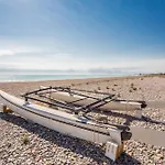Agradable Villa Junto Al Mar Con Piscina