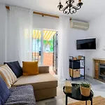 Albamar Miraflores 37 , Lovely Casa Africa