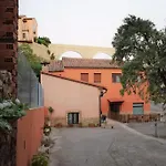 El Vinilo. Aparcamiento Exterior Gratuito