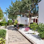 Lovely Home In El Coronil With Kitchenette