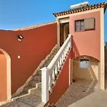 Petite Paradise