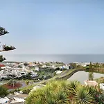 Petite Paradise