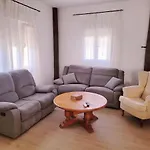 Chalet con piscina para 6 personas