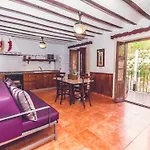 Las Casicas Del Tio Angel-A
