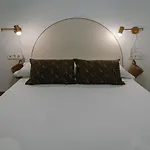 O&L Punonrostro Bright Minimalist Central Home