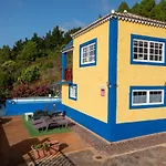 CASA ALBA, casa rústica en la colina con piscina-spa climatizada y vistas al mar
