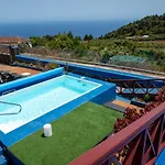 CASA ALBA, casa rústica en la colina con piscina-spa climatizada y vistas al mar