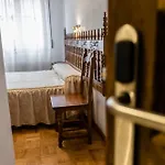 Hostal Santo Domingo De Silos