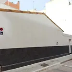 Casa Cerca De La Playa Con Patio Y Garaje Privado