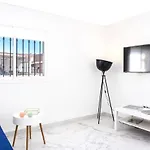 Lovely 2-Bedroom Home In Pueblo Nuevo De Guadiaro