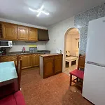 Apartamento En El Centro De 2 Hab. Y 2 Banos.