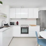 Bhost - Waikiki