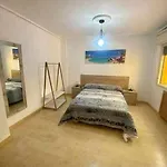 La Casa De Joseal Lado Del Paseo Begona