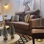 Cies Luxury Suitel Lily Rodsen - Love Your Stay