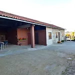 Casa De Piedra En Vilanova De Arousa