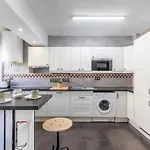Amplio, Muy Luminoso Y En El Centro De Sopelana