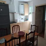 Amplio Piso En Centro Con Balcon