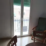 Amplio Piso En Centro Con Balcon