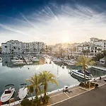 Beautiful Duquesa Harbour apt 2001