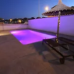 4 Bedroom, Luxury Villa - Heated Pool