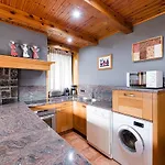 Casa Lola Pirene