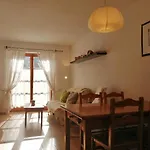 Apartamento En Planta Baja Con Jardin Dellui 2