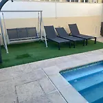 Casa Con Gran Piscina Particular Cerca Playa