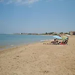 Bungalow 90M2, Airco 2, Pool 5X10, Sandy Beach 200M, Wifi, Carport For 2 Cars.