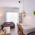 Acogerdor apartmento para 5 personas en el centro de Moraira