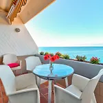 Apto 143 Wonderful Sea View Apartment With Swimming Pool