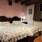 Hostal Placa Garos