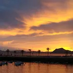 Apartamento Con Piscinas