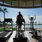 Super Zeezicht In Eerste Lijn Met Verwarmd Zwembad En Fitness