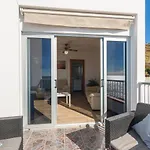 Family Home With Stunning Sea Views!
