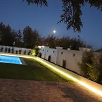 La Casa De Enfrente