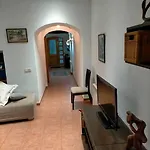 Preciosa Casa De 2 Pisos A 50 Metros De La Playa