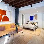 Apartamentos Realejo - Diseno, Confort Y Encanto En El Centro Historico De Granada