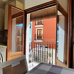 AR35 Coqueto apartamento en primera línea del casco antiguo
