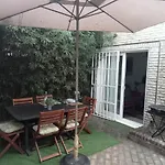 Dormir Entre Limones, Casa De Invitados En Vivienda Familiar