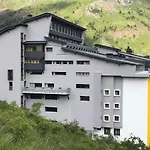 Tobazo Candanchu Pie De Pista
