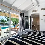 La Finquita - Villa Neuve Super Equipee, Super Confort, Piscine, Jardin, Wi-Fi