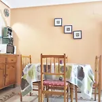 Apto Con Terraza Y 2 Dormitorios. 600 Megas Wifi.