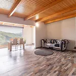 Villa Caiman