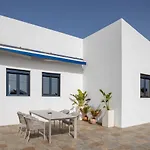 Villa Arizona - 3-Bedroom House By The Sea