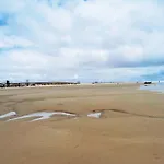 Romantica Vista Al Paseo Maritimo De Cadiz
