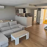 Superbe Appartement Terrasse Entierement Renove Au Bord De L\'Ebre
