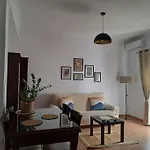 Casa Pastora, La Casa Familiar