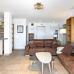 Beachfront Bliss: Apartamento A Pie De Playa