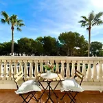 Menorca Chic Apartment Near Beach & Harbour
